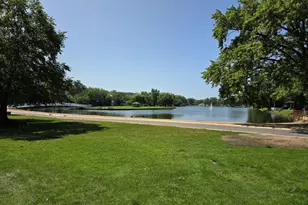 1071 Lake Terrace Rd, Elgin, IL 60123 - Photo 21