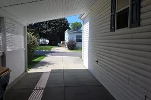 1071 Lake Terrace Rd, Elgin, IL 60123 - Photo 5