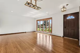 15W632 Virginia Ln, Elmhurst, IL 60126 - Photo 3