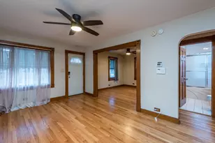 49 S Lewis Ave, Waukegan, IL 60085 - Photo 5