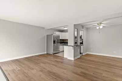 924 S Lake Court #105, Westmont, IL 60559 - Photo 5