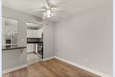 924 S Lake Court #105, Westmont, IL 60559 - Photo 9