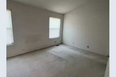 1071 Woodhill Court, Elgin, IL 60120 - Photo 5