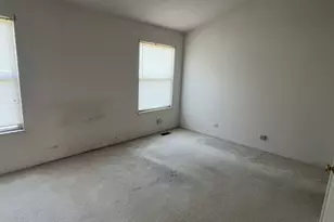 1071 Woodhill Ct, Elgin, IL 60120 - Photo 5