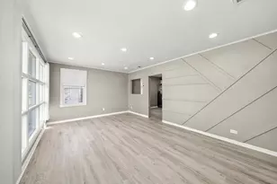 226 S Orchard Dr, Park Forest, IL 60466 - Photo 3