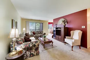 440 Raintree Ct, Glen Ellyn, IL 60137 - Photo 7
