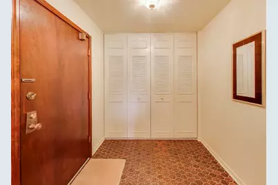 440 Raintree Court #2J, Glen Ellyn, IL 60137 - Photo 5