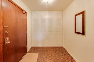 440 Raintree Ct, Glen Ellyn, IL 60137 - Photo 5