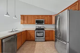 2506 Windward Blvd, Champaign, IL 61821 - Photo 9