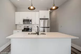 639 W 18th St, Chicago, IL 60616 - Photo 3