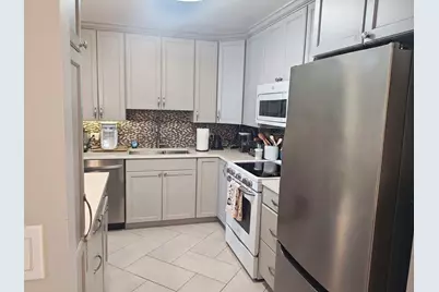 70 W Huron Street #1507, Chicago, IL 60654 - Photo 5