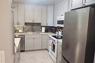 70 W Huron St, Chicago, IL 60654 - Photo 5