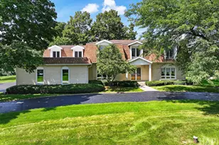 55 Watergate Dr, South Barrington, IL 60010 - Photo 1