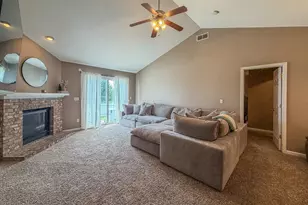 636 Sedgegrass Dr, Champaign, IL 61822 - Photo 15