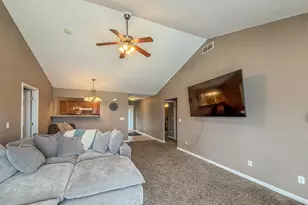 636 Sedgegrass Dr, Champaign, IL 61822 - Photo 17