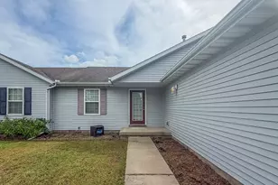 636 Sedgegrass Dr, Champaign, IL 61822 - Photo 3
