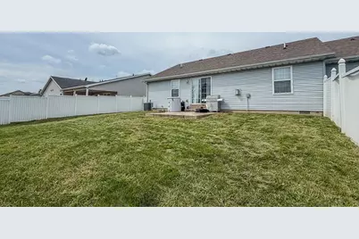 636 Sedgegrass Drive, Champaign, IL 61822 - Photo 33