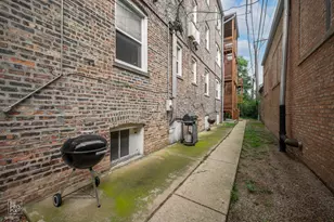 731 W Bittersweet Pl, Chicago, IL 60613 - Photo 11