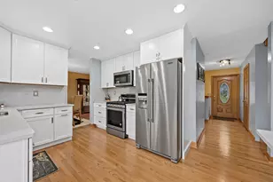 1236 Sandpiper Ln, Naperville, IL 60540 - Photo 5