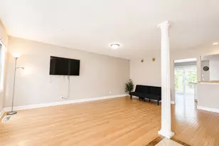 1348 Inverness Dr, Elgin, IL 60120 - Photo 7
