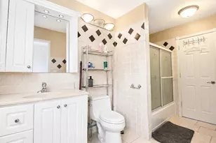 1348 Inverness Dr, Elgin, IL 60120 - Photo 13
