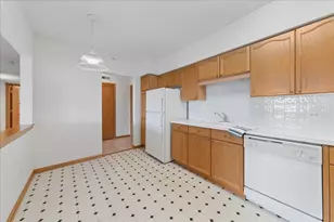 455 W Front St, Wheaton, IL 60187 - Photo 7
