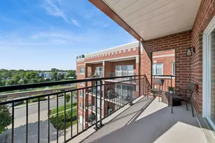 455 W Front St, Wheaton, IL 60187 - Photo 11