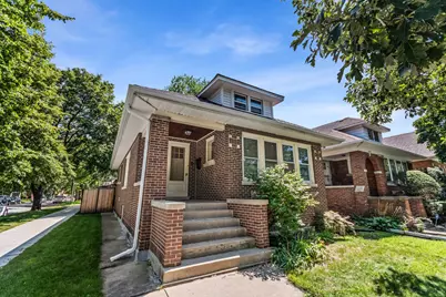 7457 N Maplewood Avenue, Chicago, IL 60645 - Photo 1