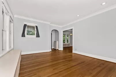 7457 N Maplewood Avenue, Chicago, IL 60645 - Photo 3