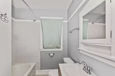 7457 N Maplewood Avenue, Chicago, IL 60645 - Photo 9