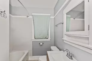 7457 N Maplewood Ave, Chicago, IL 60645 - Photo 9