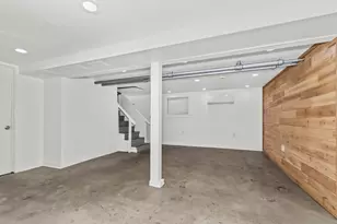 7457 N Maplewood Ave, Chicago, IL 60645 - Photo 11