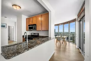 125 S Jefferson St, Chicago, IL 60661 - Photo 5