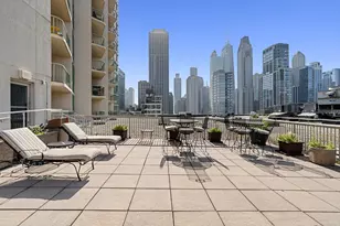 111 W Maple St, Chicago, IL 60610 - Photo 23