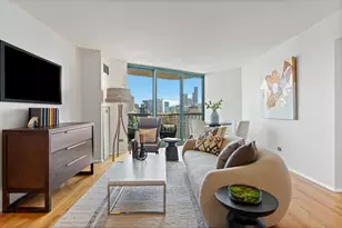 111 W Maple St, Chicago, IL 60610 - Photo 5