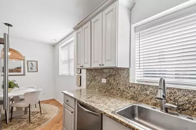 2851 N Southport Avenue #B, Chicago, IL 60657 - Photo 11