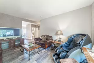 135 Enclave Cir, Bolingbrook, IL 60440 - Photo 5