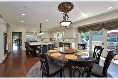 1673 Balmoral Lane, Inverness, IL 60067 - Photo 9
