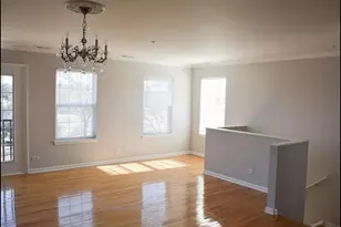893 Enfield Dr, Northbrook, IL 60062 - Photo 3