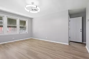 6654 N Seeley Ave, Chicago, IL 60645 - Photo 3