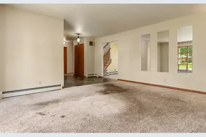 5803 Clarendon Drive, Rockford, IL 61114 - Photo 7