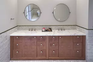 200 W Grand Ave, Chicago, IL 60654 - Photo 29
