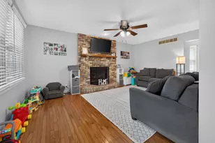 2704 Clearwater Ave, Bloomington, IL 61704 - Photo 11