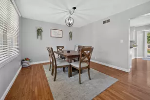 2704 Clearwater Ave, Bloomington, IL 61704 - Photo 3