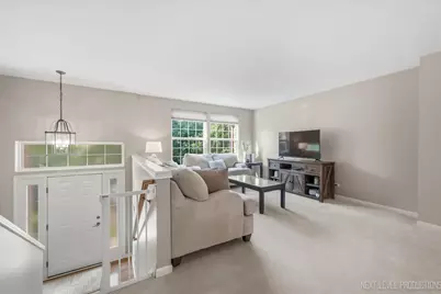 2440 Anna Way #2440, Elgin, IL 60124 - Photo 5