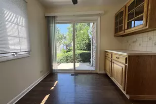 1656 Castbourne Ct, Wheaton, IL 60189 - Photo 7