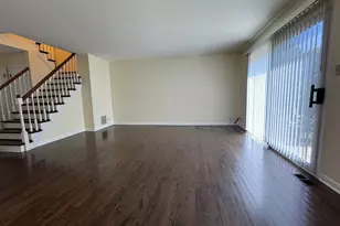 1656 Castbourne Ct, Wheaton, IL 60189 - Photo 3