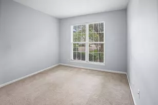 689 Bent Ridge Ln, Elgin, IL 60120 - Photo 11
