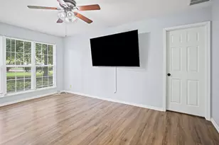 689 Bent Ridge Ln, Elgin, IL 60120 - Photo 7