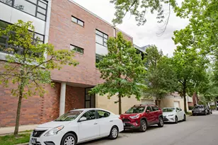3741 N Wolcott Ave, Chicago, IL 60613 - Photo 1
